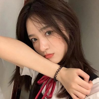 弱比少男闯女校